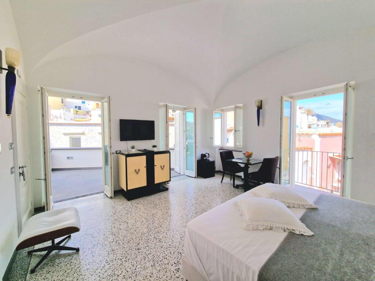Roccobarocco Boutique Hotel Sant'Angelo  エクステリア 写真