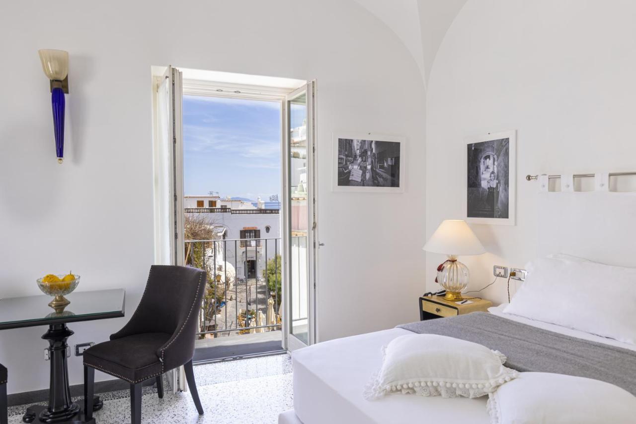 Roccobarocco Boutique Hotel Sant'Angelo  エクステリア 写真